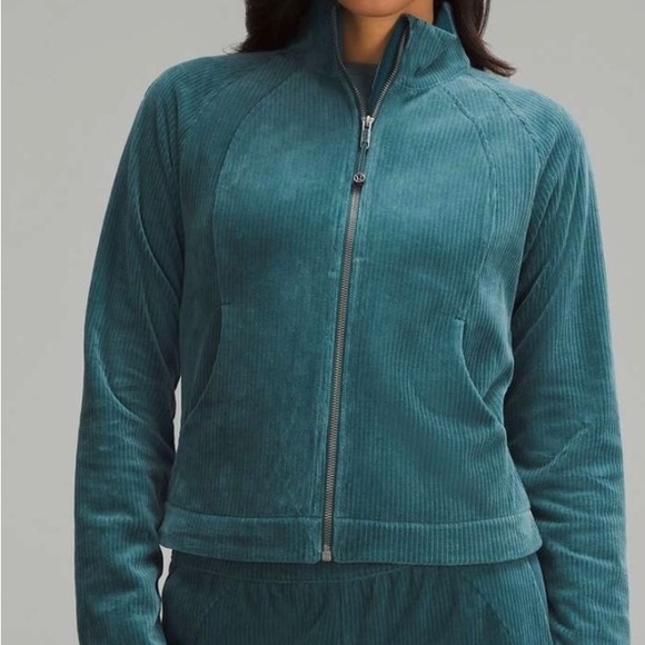 lululemon athletica Jackets & Blazers - Lululemon Scuba Track Jacket *Velvet Cord EUC
Storm Teal W3HN5S